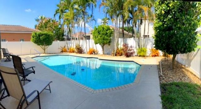 668 Willow Bend Road, Weston, FL 33327