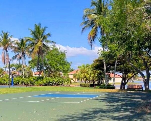 668 Willow Bend Road, Weston, FL 33327