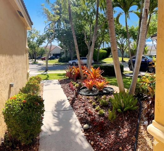 668 Willow Bend Road, Weston, FL 33327