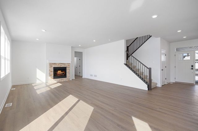 1726 Upper 141st Street E, Rosemount, MN 55068