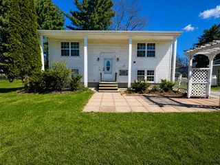 5 Meadow Ln # 5-7, Allenstown, NH 03275