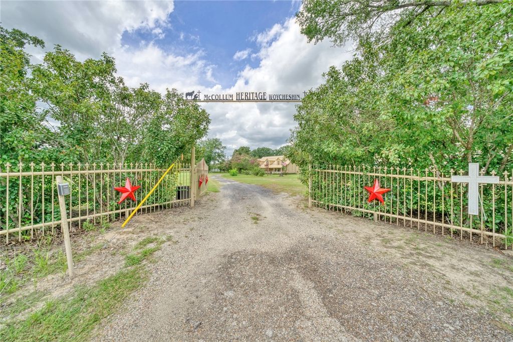 1470 FELLOWSHIP LANE, Madisonville, TX 77864 — exterior