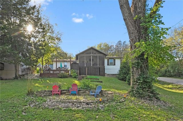 19 U Street, Lake Lotawana, MO 64086