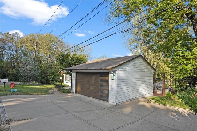 19 U Street, Lake Lotawana, MO 64086