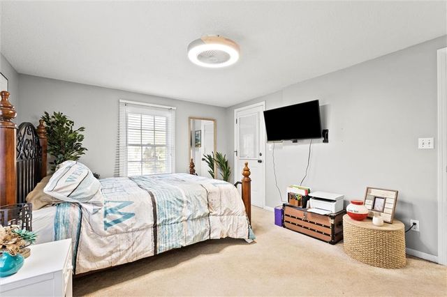 19 U Street, Lake Lotawana, MO 64086