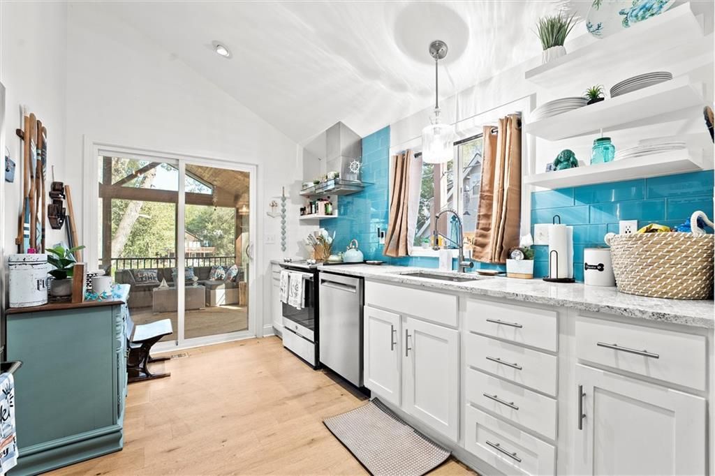 19 U Street, Lake Lotawana, MO 64086