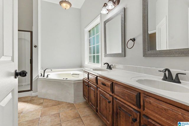 8233 WYNWOOD DRIVE, Helena, AL 35080
