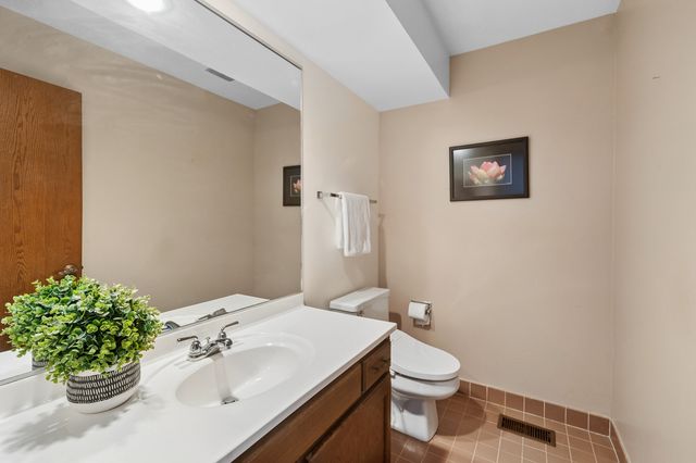 4111 Terri Lyn Lane, Northbrook, IL 60062