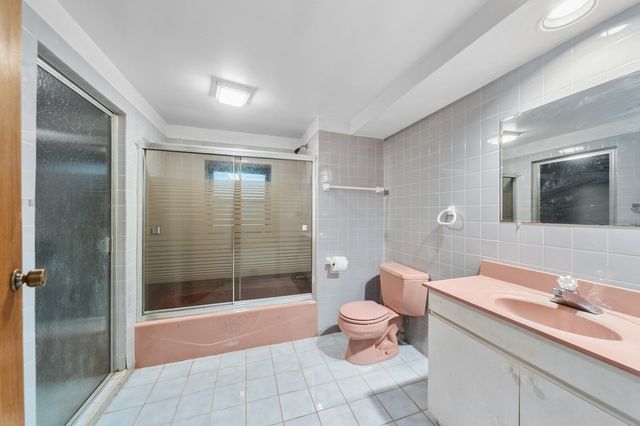 4111 Terri Lyn Lane, Northbrook, IL 60062