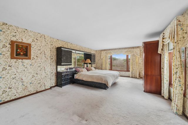 4111 Terri Lyn Lane, Northbrook, IL 60062