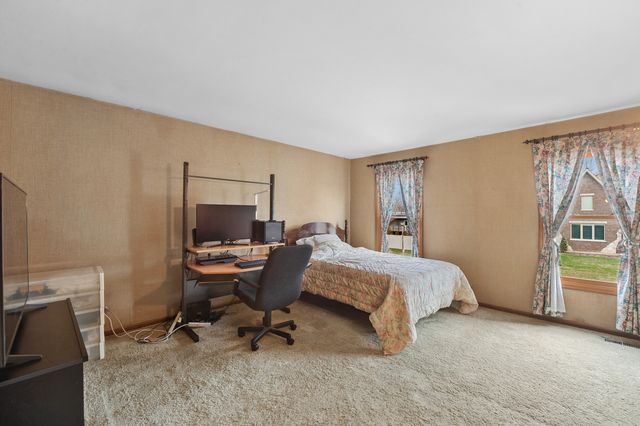 4111 Terri Lyn Lane, Northbrook, IL 60062