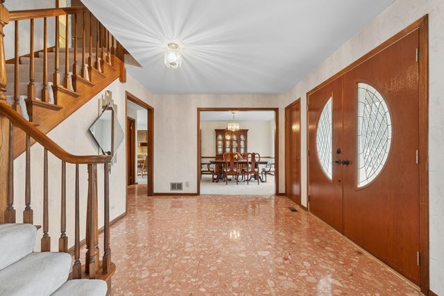 4111 Terri Lyn Lane, Northbrook, IL 60062