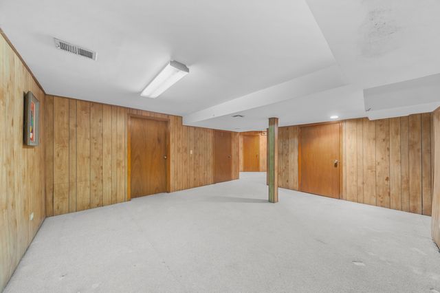 4111 Terri Lyn Lane, Northbrook, IL 60062