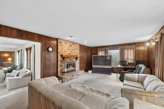 4111 Terri Lyn Lane, Northbrook, IL 60062