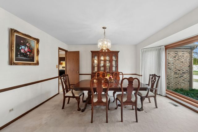 4111 Terri Lyn Lane, Northbrook, IL 60062