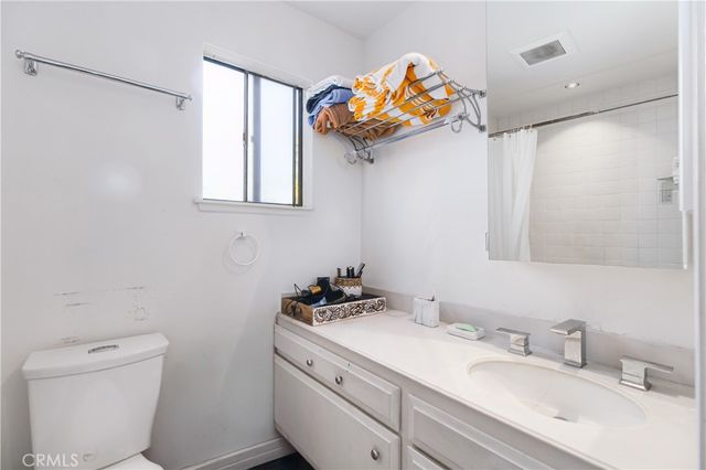 19865 Hiawatha Street, Chatsworth, CA 91311