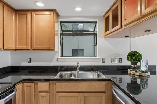 1939 Capers Ave, Nashville, TN 37212