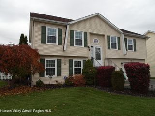 1 Carole Lane, Hudson, NY 12534