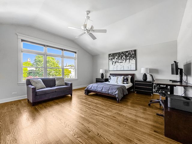 4219 N Winchester Avenue, Chicago, IL 60613