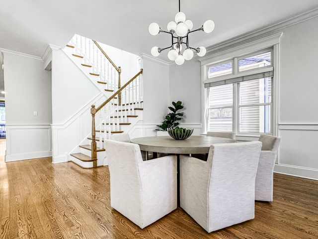 4219 N Winchester Avenue, Chicago, IL 60613