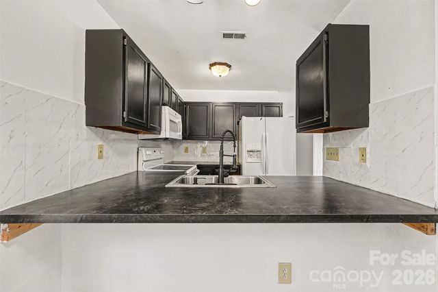 5609 Beaconsfield Road, Charlotte, NC 28214