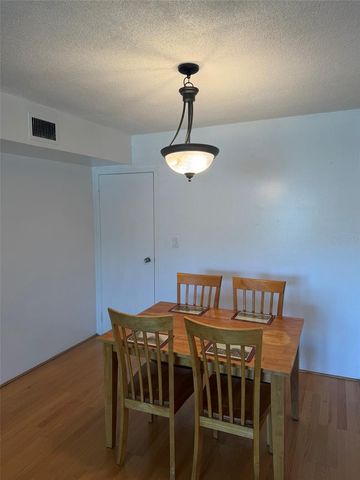 8100 DR MARTIN LUTHER KING JR STREET N 208, St Petersburg, FL 33702