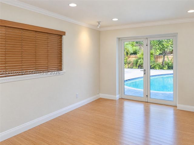 1825 NE 26th Dr, Wilton Manors, FL 33306