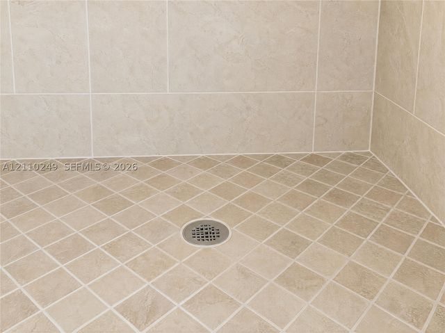 1825 NE 26th Dr, Wilton Manors, FL 33306