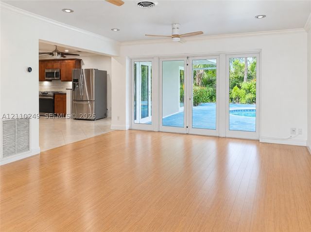 1825 NE 26th Dr, Wilton Manors, FL 33306