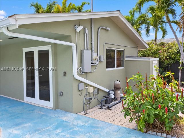 1825 NE 26th Dr, Wilton Manors, FL 33306