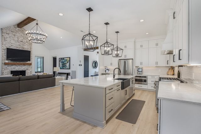 2207 Carpenter Bridge Rd, Columbia, TN 38401