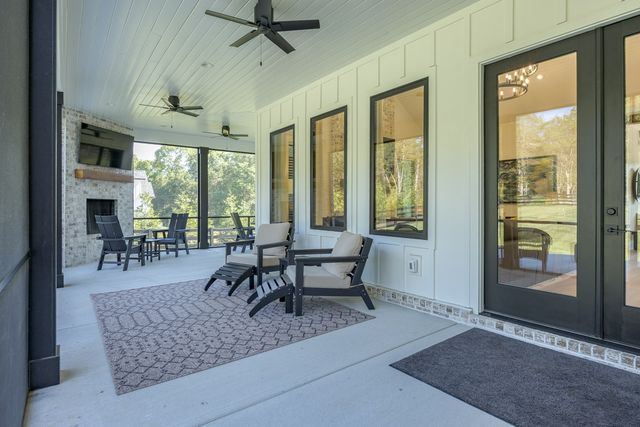 2207 Carpenter Bridge Rd, Columbia, TN 38401