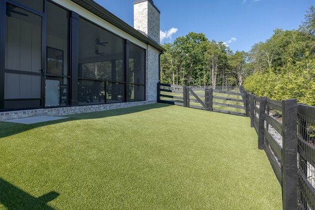 2207 Carpenter Bridge Rd, Columbia, TN 38401