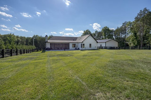 2207 Carpenter Bridge Rd, Columbia, TN 38401