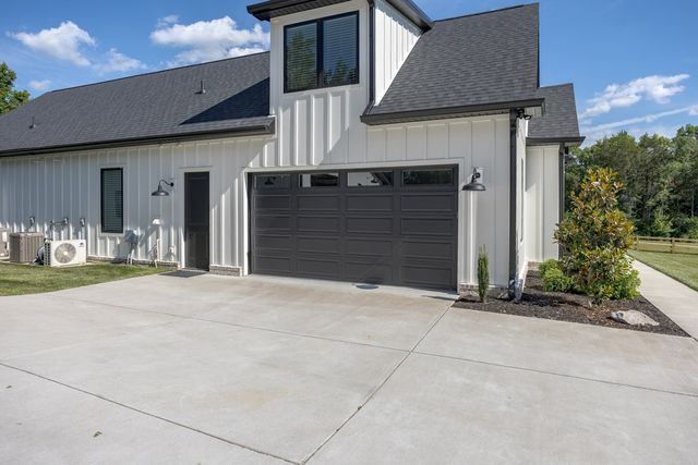 2207 Carpenter Bridge Rd, Columbia, TN 38401