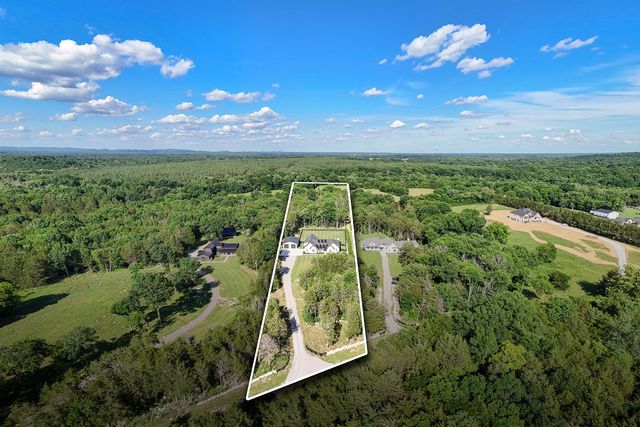 2207 Carpenter Bridge Rd, Columbia, TN 38401