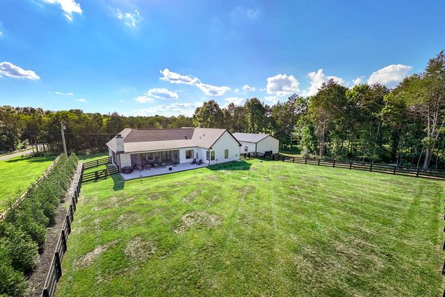 2207 Carpenter Bridge Rd, Columbia, TN 38401