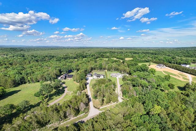 2207 Carpenter Bridge Rd, Columbia, TN 38401