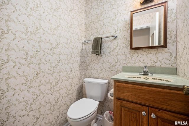 5824 N IMPERIAL Drive, Peoria, IL 61614