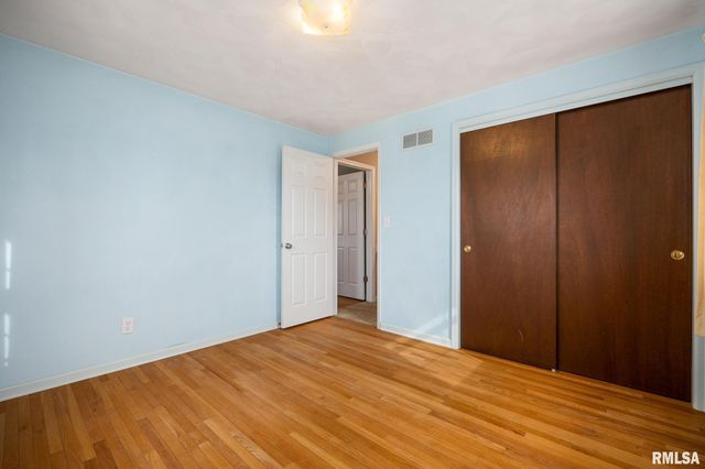 5824 N IMPERIAL Drive, Peoria, IL 61614