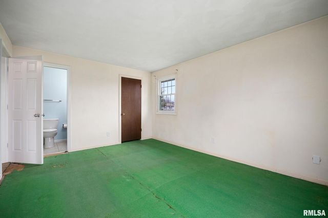 5824 N IMPERIAL Drive, Peoria, IL 61614