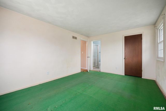 5824 N IMPERIAL Drive, Peoria, IL 61614