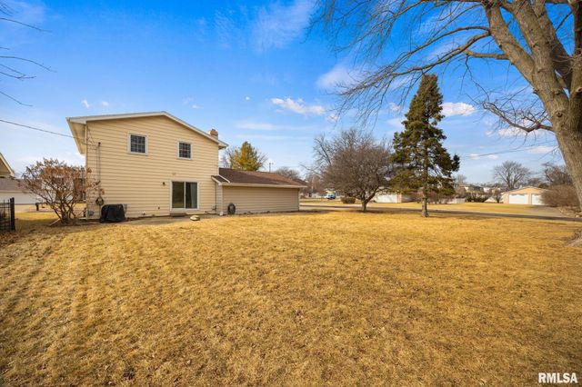 5824 N IMPERIAL Drive, Peoria, IL 61614