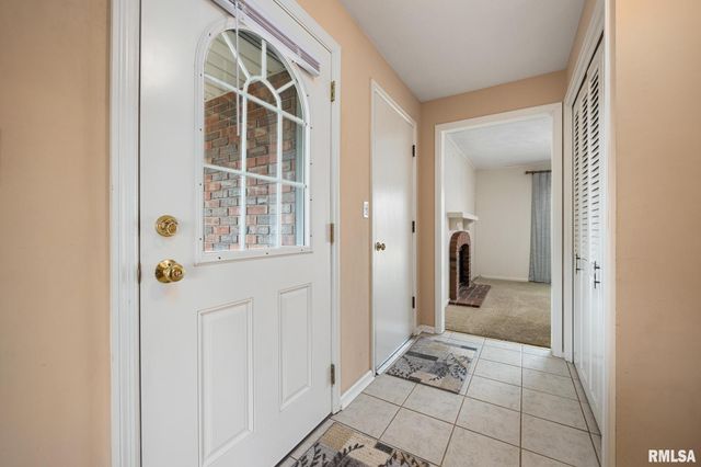 5824 N IMPERIAL Drive, Peoria, IL 61614