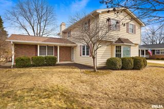 5824 N IMPERIAL Drive, Peoria, IL 61614