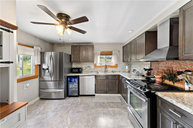 207 Mccormick Ave, Bentleyville, PA 15314