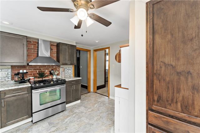 207 Mccormick Ave, Bentleyville, PA 15314