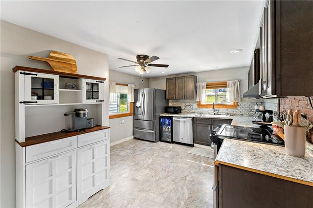 207 Mccormick Ave, Bentleyville, PA 15314