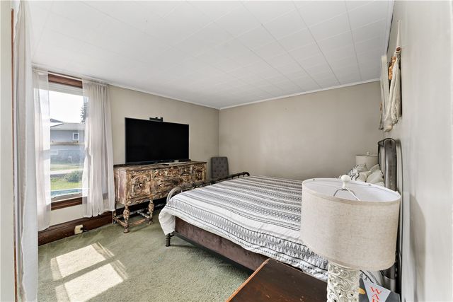 207 Mccormick Ave, Bentleyville, PA 15314