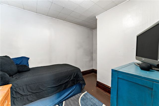 207 Mccormick Ave, Bentleyville, PA 15314